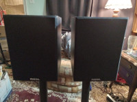 Missil Two-Way Bookshelf Speakers