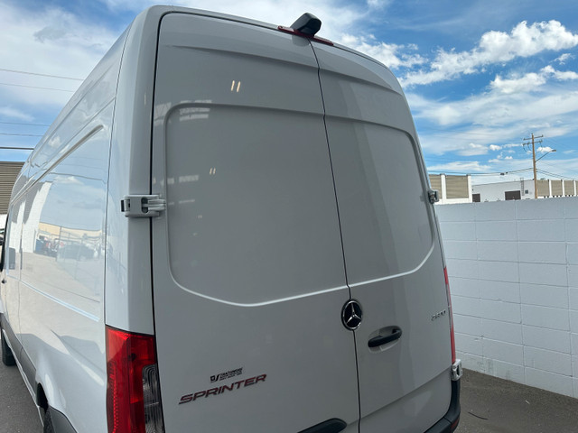 Mercedes Sprinter 2500 170” in Cars & Trucks in Calgary - Image 4