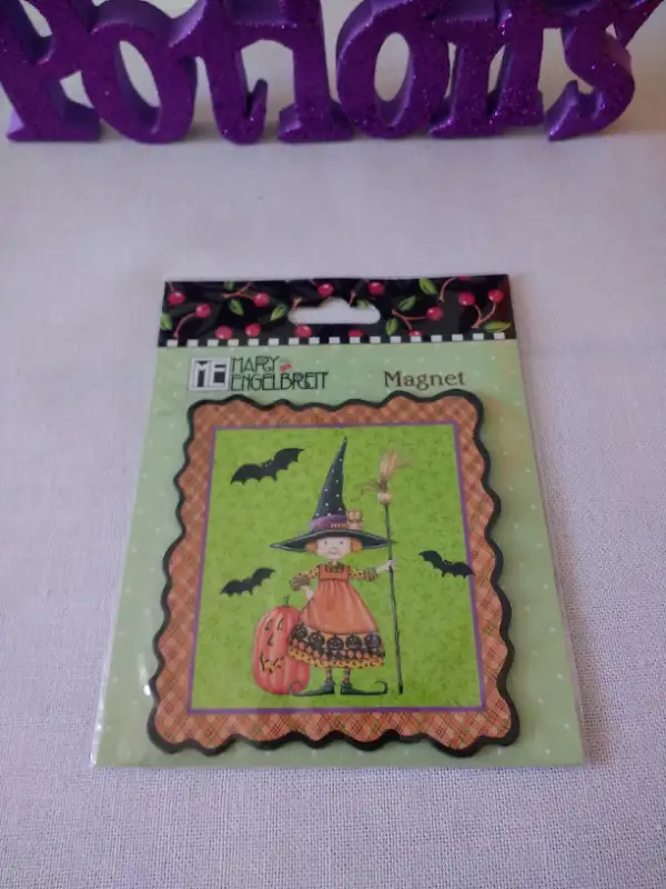 Halloween Decorations 9pcs in Holiday, Event & Seasonal in Ottawa - Image 8