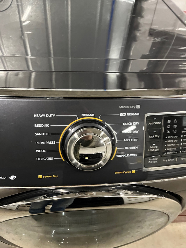  Dark gray Samsung front load electric dryer in Washers & Dryers in Stratford - Image 2