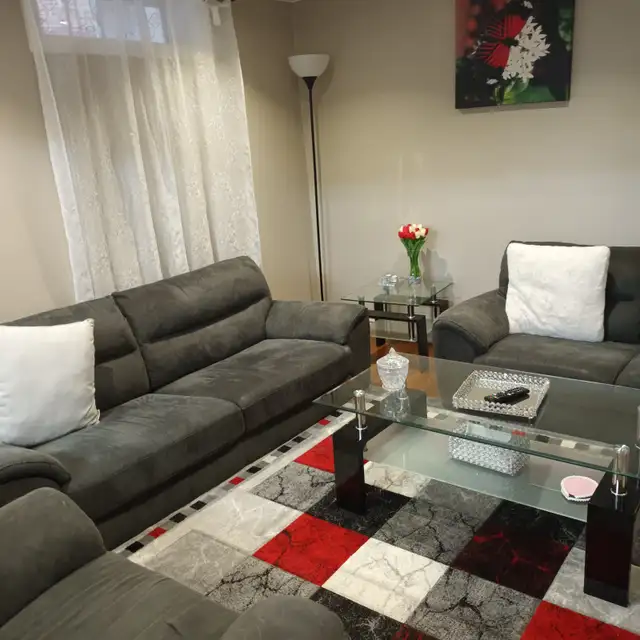 Basement apartment for rent, no parking, female only in Long Term Rentals in Markham / York Region - Image 3
