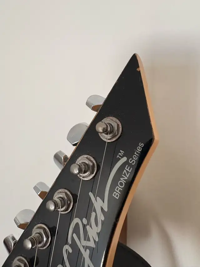 Bc Rich Mockingbird Bronze series Black in Guitars in Sherbrooke - Image 8