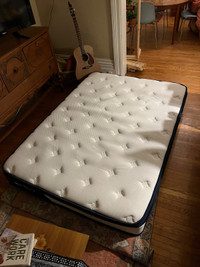 Mollbly double/full mattress- like new!