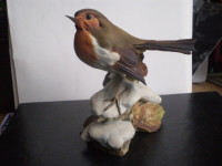 Tay Italy Bird Figurine -" House Finch on Snow " -