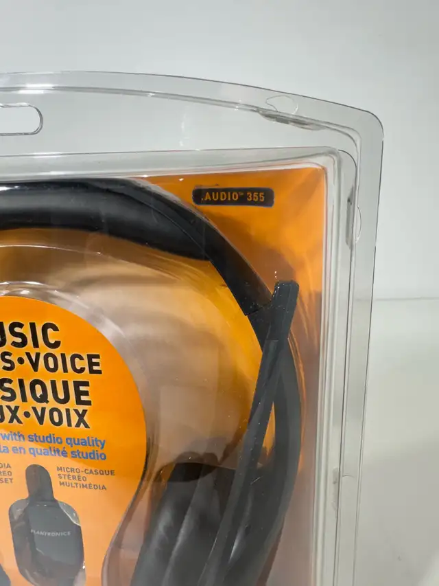 Plantronics Audio 355 Stereo Headset . Brand new in unopened box in Headphones in Mississauga / Peel Region - Image 5