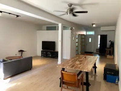 MILE-END, GRAND APPARTEMENT style LOFT sur ESPLANADE (FAIRMONT).