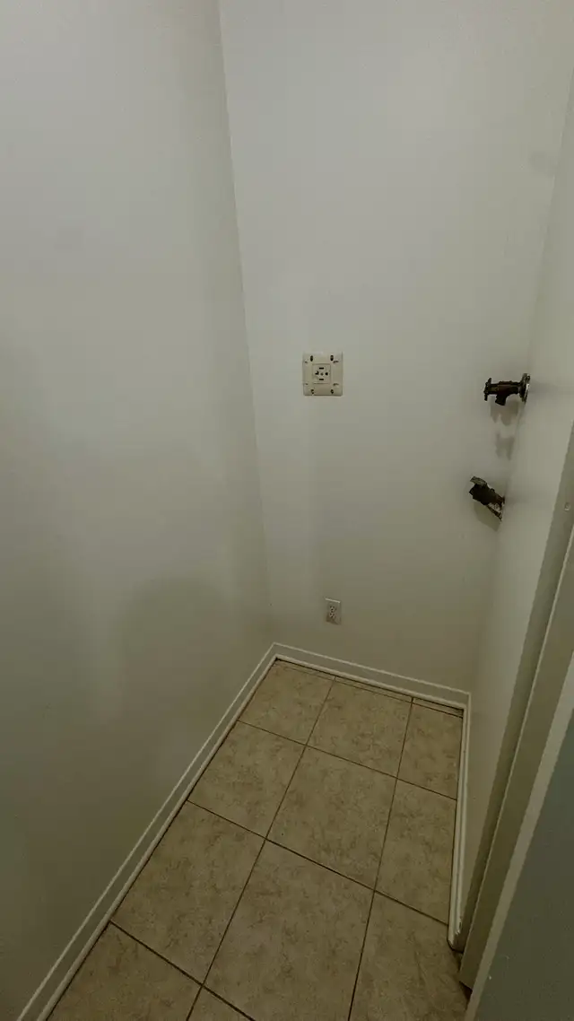 À LOUER, FOR RENT, 4 1/2, RENOVÉ, CHAUFFÉ, RENOVATED, HEATED in Long Term Rentals in City of Montréal - Image 10