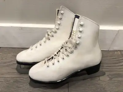 Lange Classic Ladies Women's Figure Skates Size 3, View more