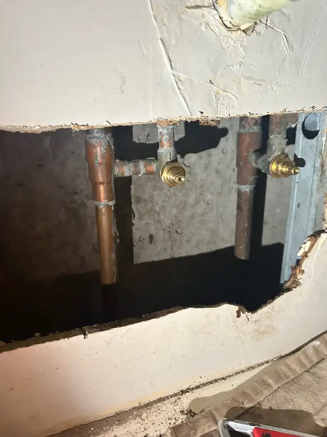 Handyman plumbing. 65702475356161121