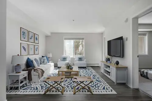 Great find! NEWER BUILDING / GREAT LOCATION. This condo nestled in the urban community of Skyview Ra...