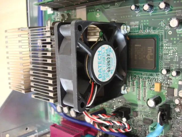 Vintage Retro gaming Dell GX50 desktop computer in Desktop Computers in Edmonton - Image 9
