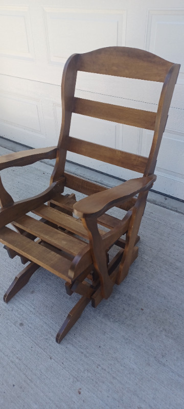 Rocking Chair in Chairs & Recliners in Edmonton - Image 3