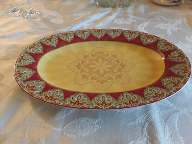 OVAL PORCELAIN MEAT PLATTER, 222 FIFTH, SPICE KINGDOM 14"x10" in Arts & Collectibles in City of Toronto