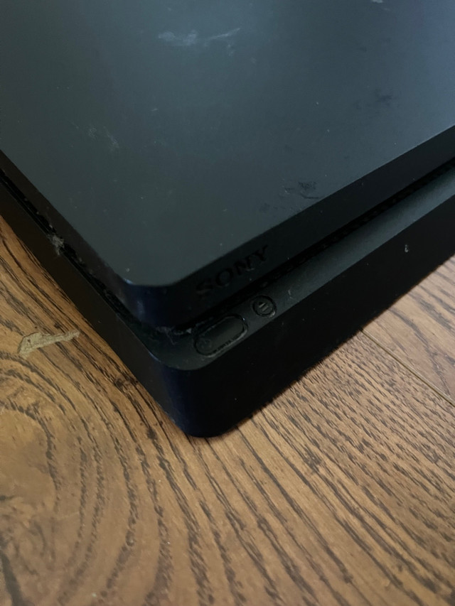 Ps4 slim  in Sony Playstation 4 in London - Image 2