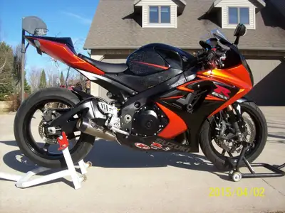 As the title states I am looking to purchase a 2007 or 2008 gsx-r 1000 (K7-K8). Prefer the black/cop...