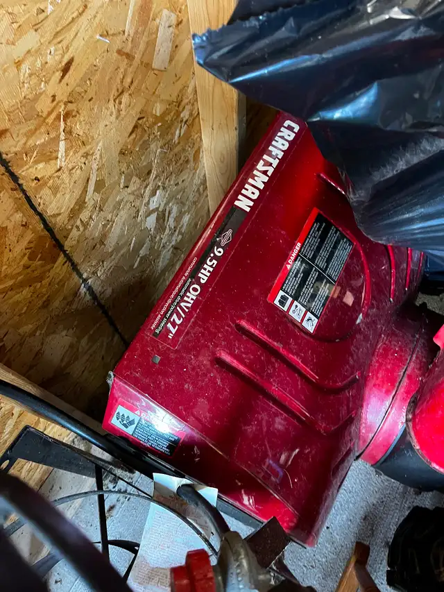 Craftsman 27” Snowblower in Snowblowers in Windsor Region - Image 3