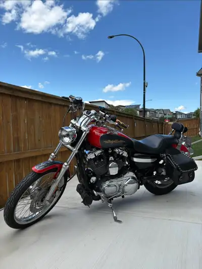 Selling my 2006 Harley-Davidson Sportster XL1200 Custom. This bike has 66,734 km (mileage will incre...