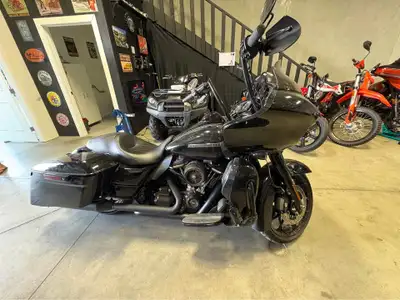 2020 Road Glide Special Stage 1 Lower fairings Rockford Arm Package Apple CarPlay bypass Vance & Hin...
