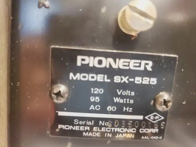 Vintage Pioneer Receiver Model SX-525 in Stereo Systems & Home Theatre in Mississauga / Peel Region - Image 11