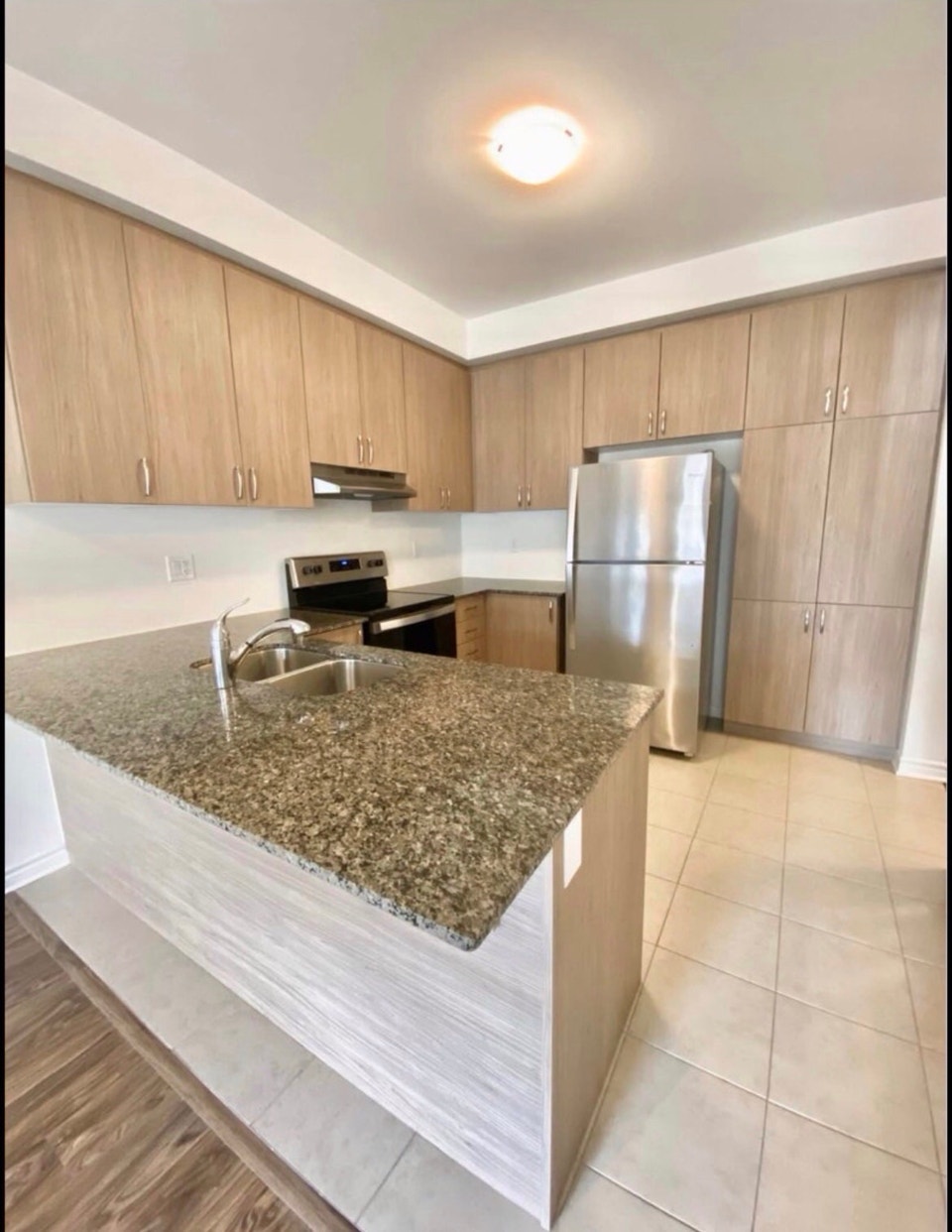3 Beds and 2.5 Baths-Townhouse rent 4