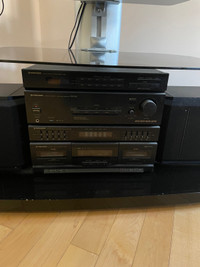 Pioneer stereo system with speakers 