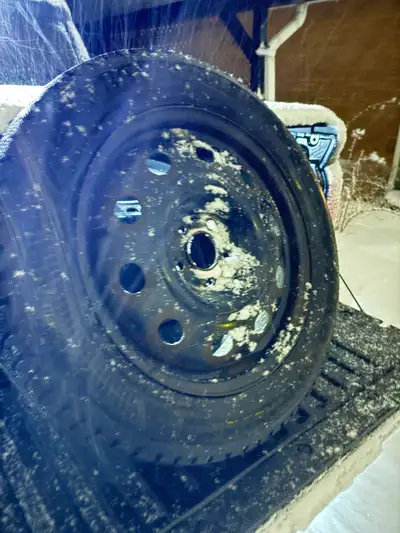 One month old winter tiers. Don’t need them bought a new truc. Bolt patern 5x108mm