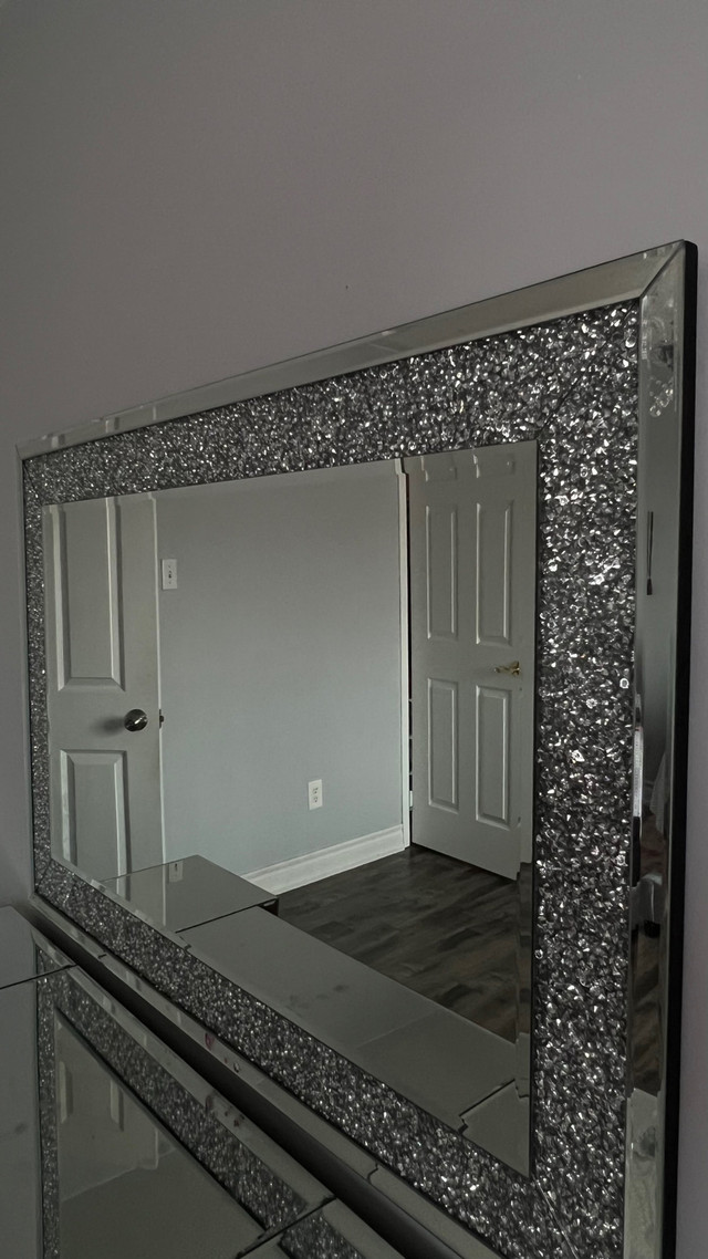 Elegant full length mirror in Home Décor & Accents in Oakville / Halton Region - Image 3