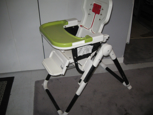 Chaise Haute pour bébé dans Nourriture et chaises hautes  à Lévis