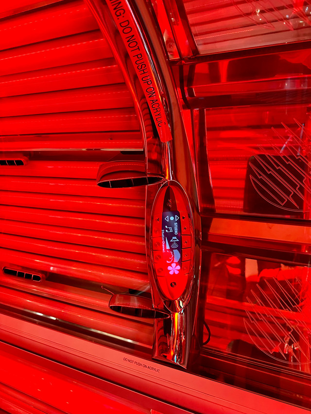 KBL alpha 6800 tanning bed for sale  in Health & Special Needs in Hamilton - Image 3