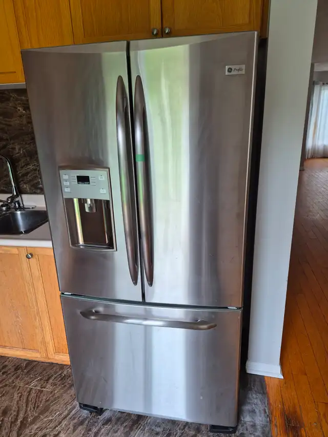 Free fridge to P/U | Free Stuff | Oshawa / Durham Region | Free local ...