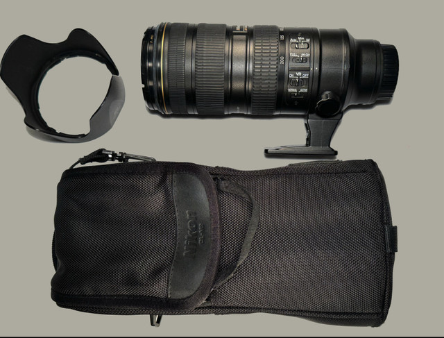 Nikon AF-S NIKKOR 70-200mm f/2.8G ED VR Zoom in Cameras & Camcorders in Burnaby/New Westminster