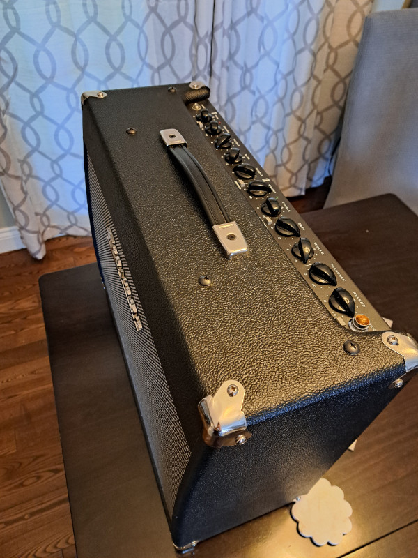 Traynor Custom Valve 40 Guitar Amp in Amps & Pedals in Barrie - Image 2