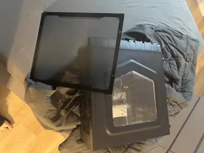 Selling my old ASUS Gaming PC as I have gotten a new one, have not used it in a while, selling it an...