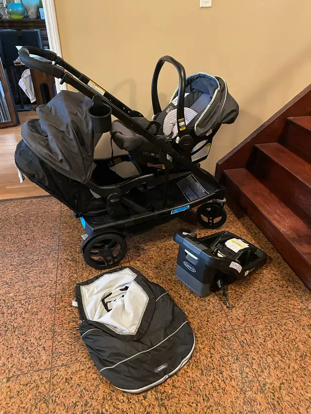 Graco stroller 5 in 1 with car seat , base  in Strollers, Carriers & Car Seats in Markham / York Region - Image 9