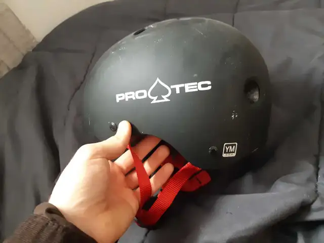 Ensemble de protection skate/trottinette/vélo pour enfant in Kids in Laval / North Shore - Image 6