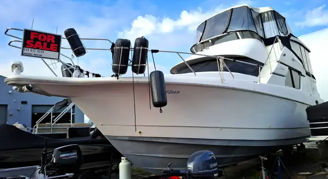 1996 Silverton 372 Motor Yacht in Powerboats & Motorboats in Trenton - Image 2