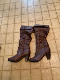 Ladies Vegan Fashion Boots - size 8