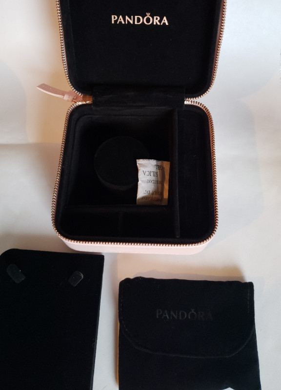 PANDORA JEWELRY BOXES/TRAVEL CASES in Jewellery & Watches in City of Toronto - Image 3