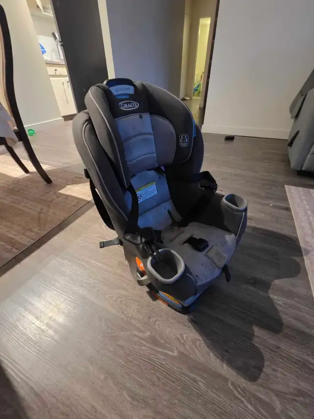 Car sit in good condition 