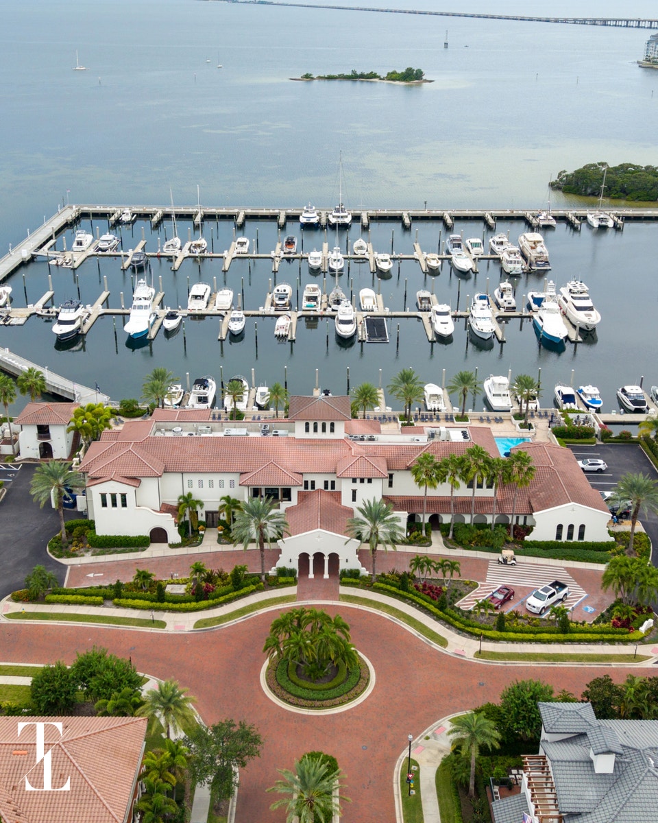 Florida Waterfront Luxury Living!, photo 14 of 17