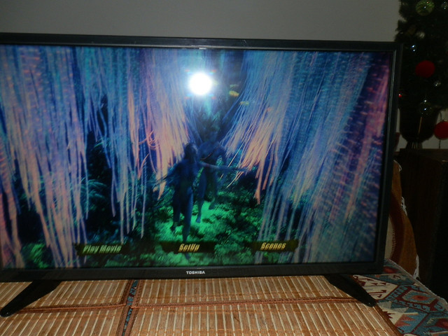 Toshiba 32 LED 720 60 Hz 2 HDMI: component, digital optical in TVs in Dartmouth - Image 3