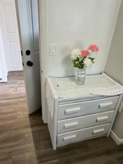 Bachelor studio with separate entrance from the house , totally renovated ,, I am posting this for s...