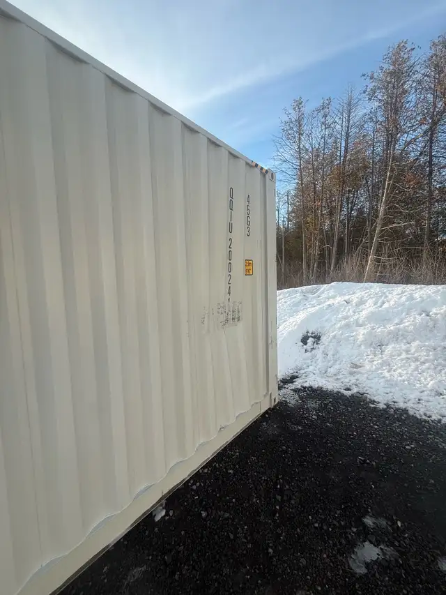  SCRATCH & DENT SALE – 40FT FOUR-DOOR SHIPPING CONTAINERS  in Outdoor Tools & Storage in Ottawa - Image 4