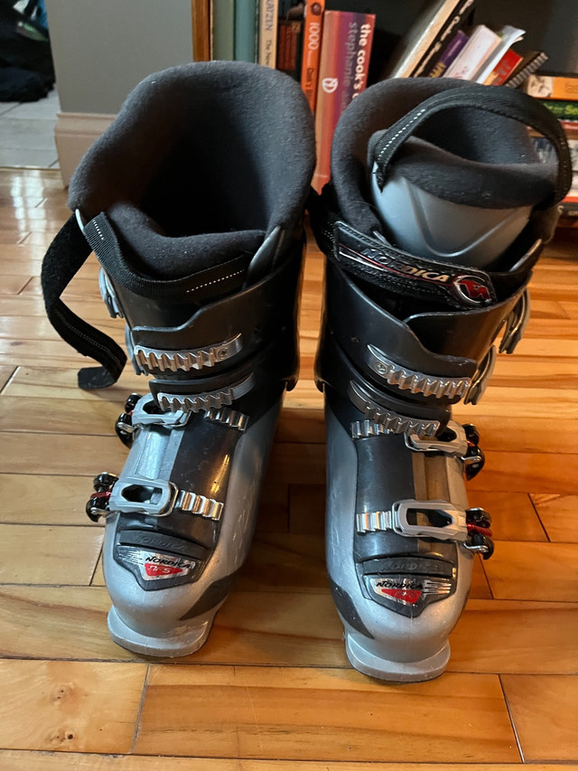  ski boots  in Ski in Bridgewater - Image 2