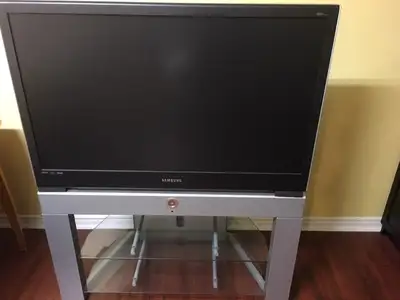 Samsung DLP TV with TV stand – 42’’ or for PARTS, View more