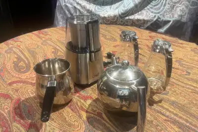 COFFEE GRINDER / TEA POT AND 2 SYRUP HOLDERS, View more