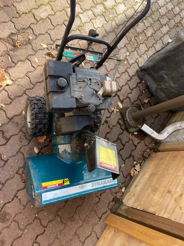 A vendre Souffleuse a neige fonctionnelle, in Snowblowers in West Island - Image 3