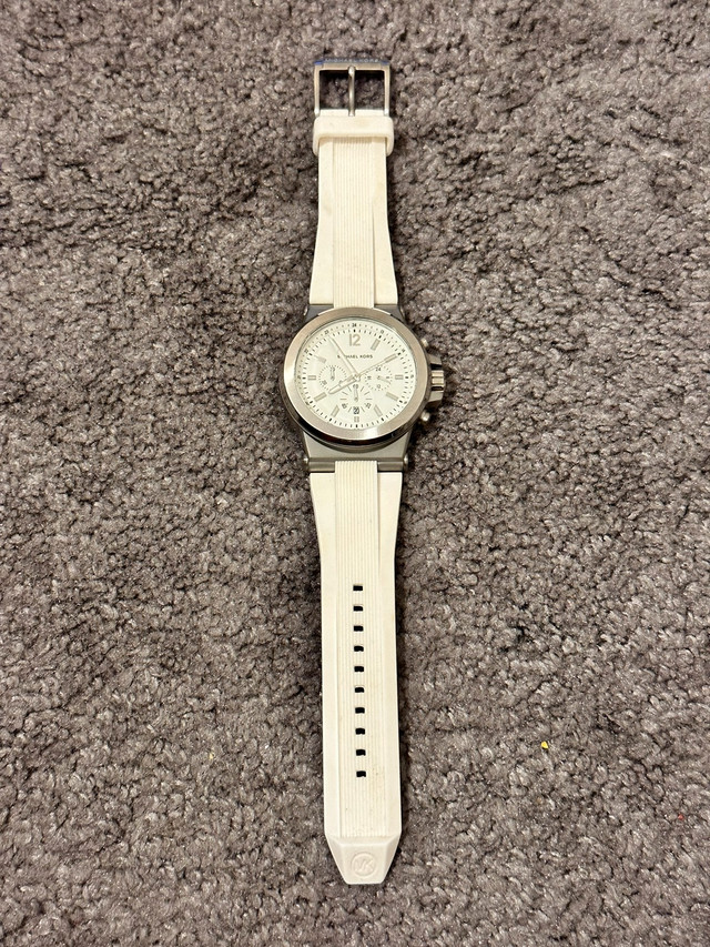 Michael Kors Watch with white band  in Jewellery & Watches in Markham / York Region - Image 2