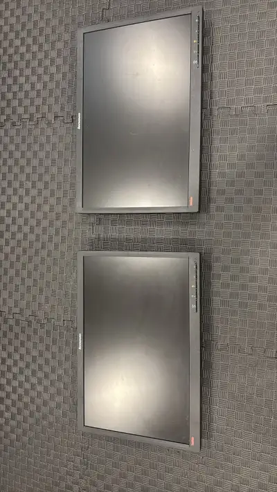 One Lenovo LT2252p 22" monitors, View more