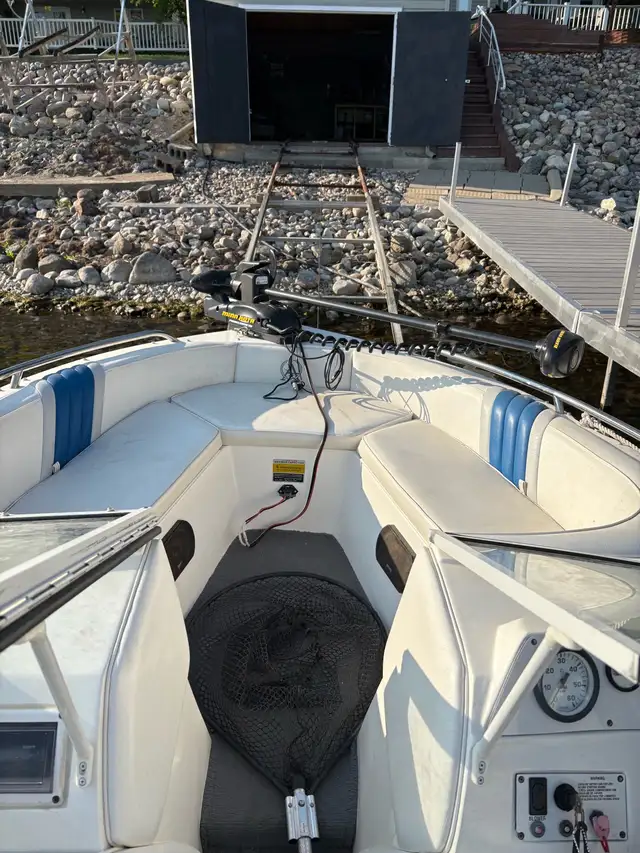 boat for sale in Powerboats & Motorboats in Regina - Image 6